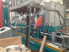 Zinc spray machine for tube