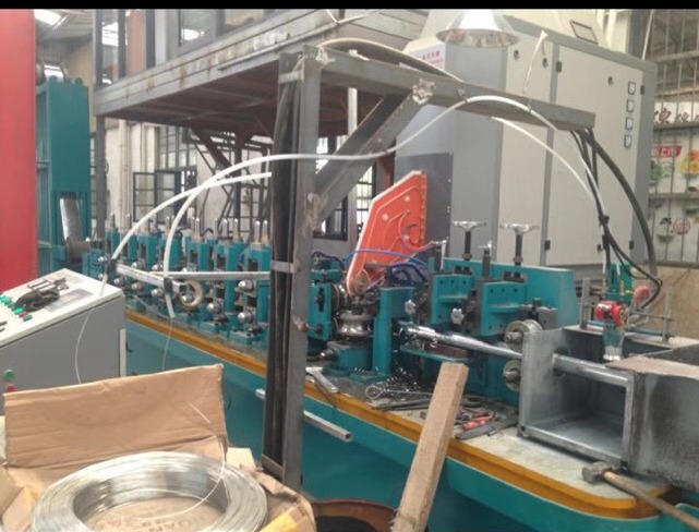 Pipe spraying machine